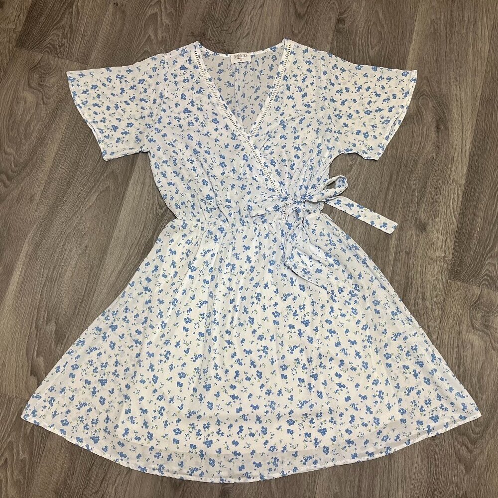Beautiful Lightweight Sundress Size M
